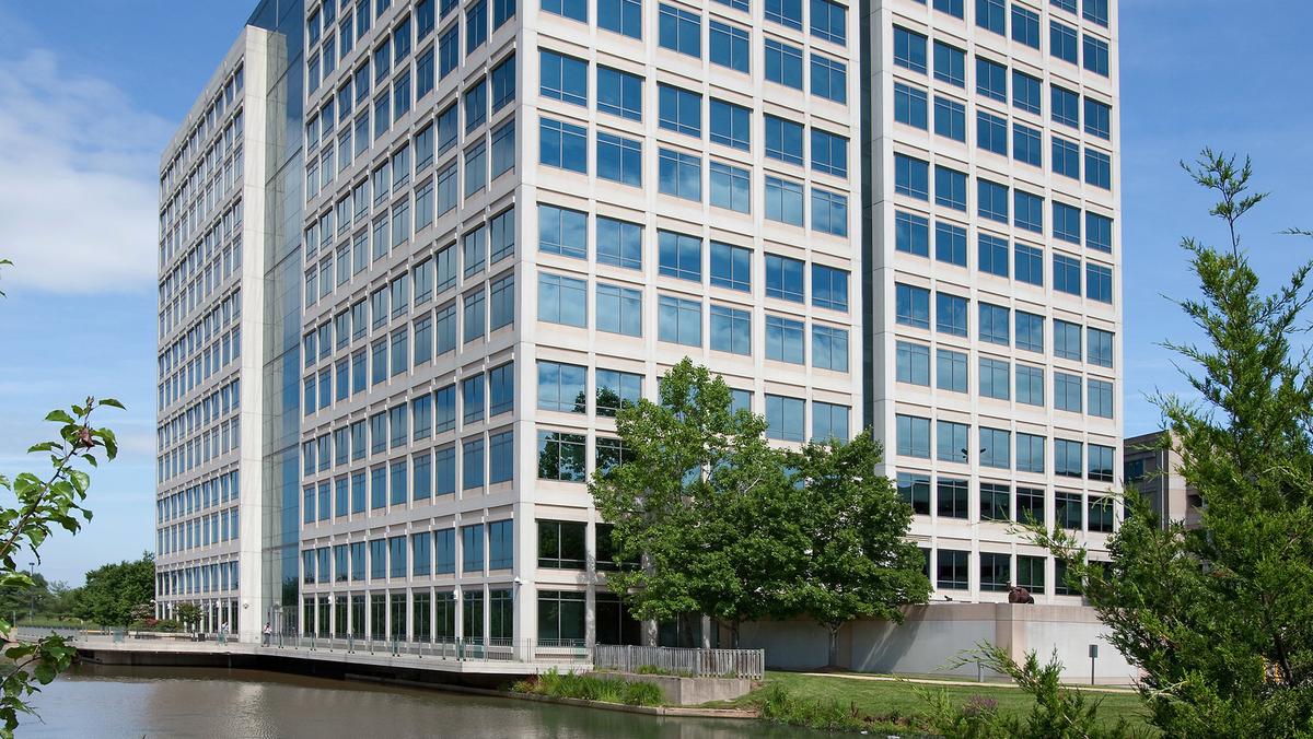 Amazon  Services to lease Herndon space from Federal Capital