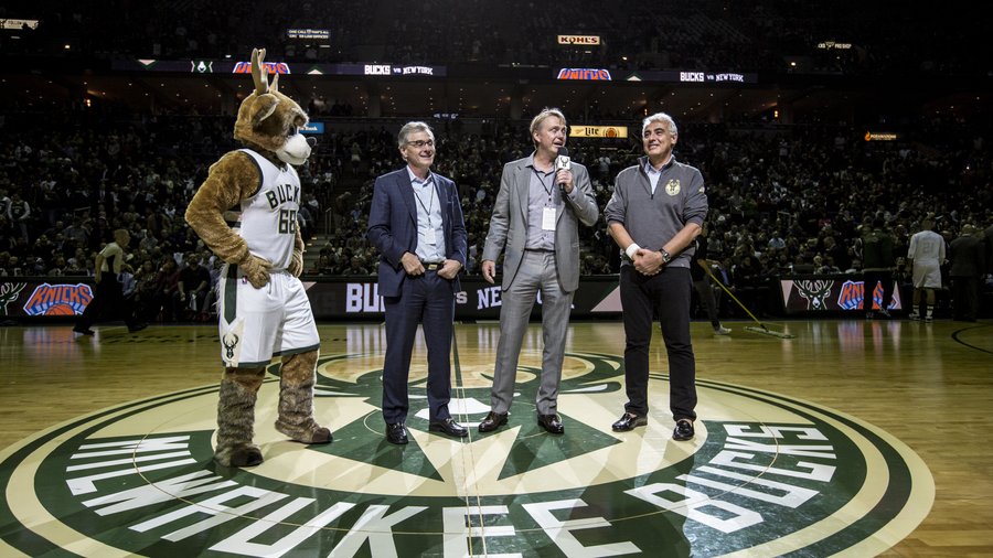 A light show and lots of VIPs Scenes from the Milwaukee Bucks home