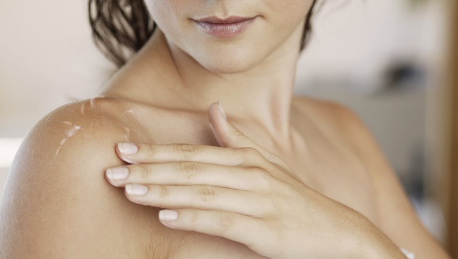 woman shoulder skin care