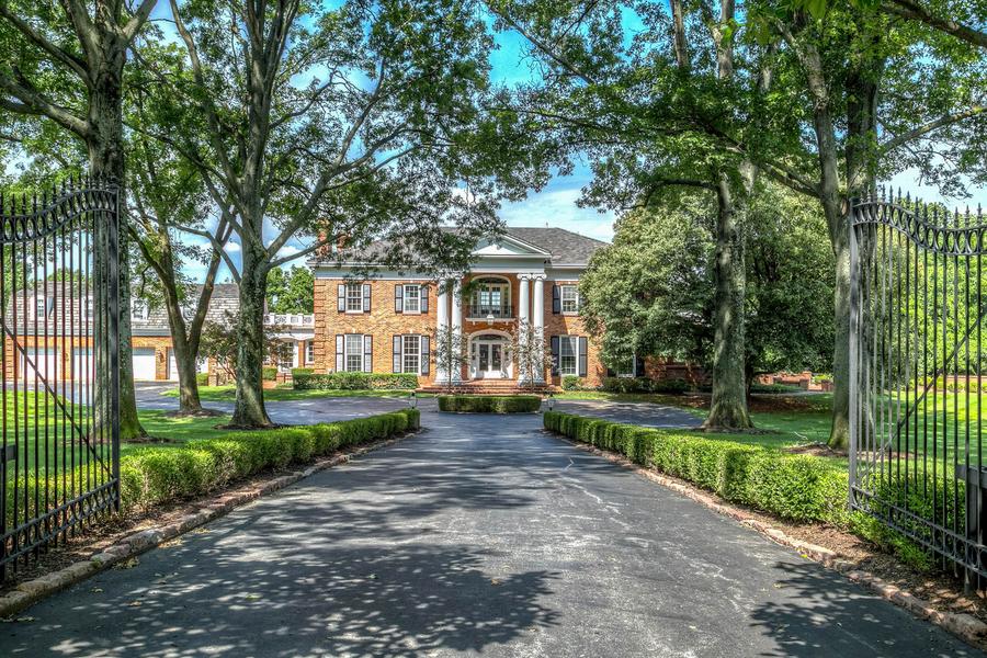 Exquisite Ladue Estate on 3.5 Acres Celebrates Southern Colonial Style