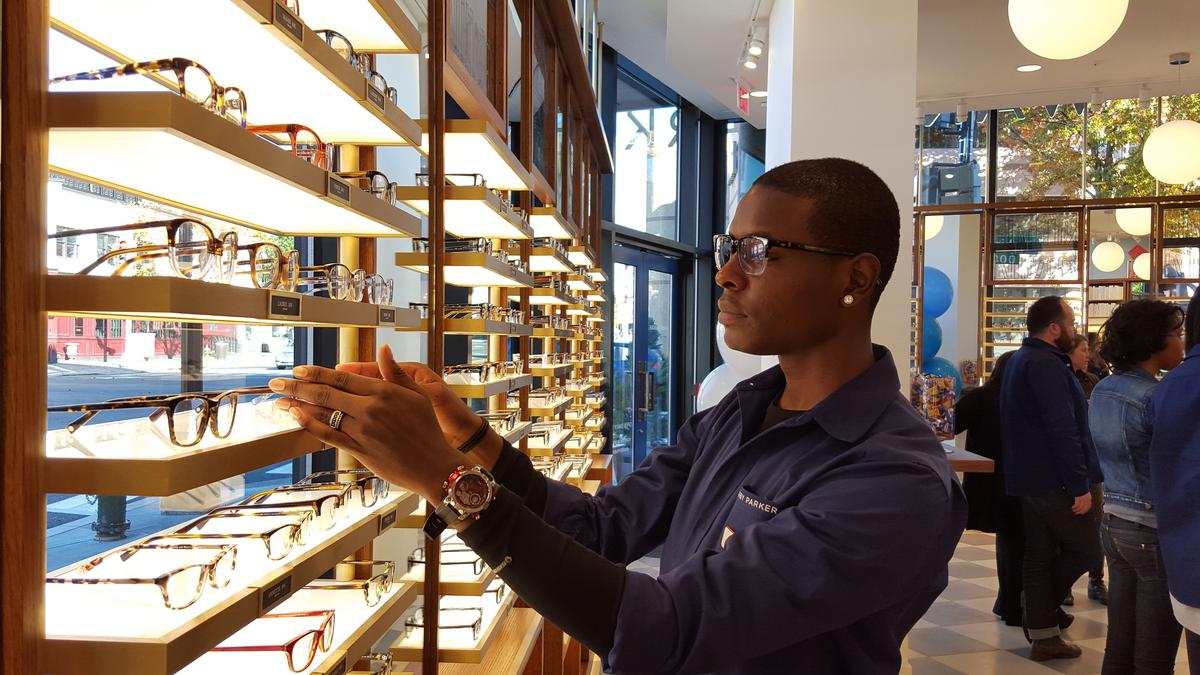 Warby Parker store opening on Walnut Street in former Le Bec-Fin space ...