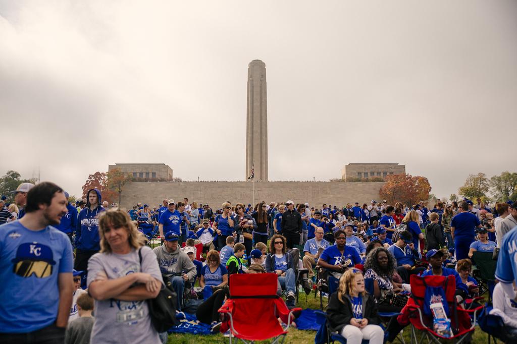 Royals madness descends on Union Station - Kansas City Business Journal