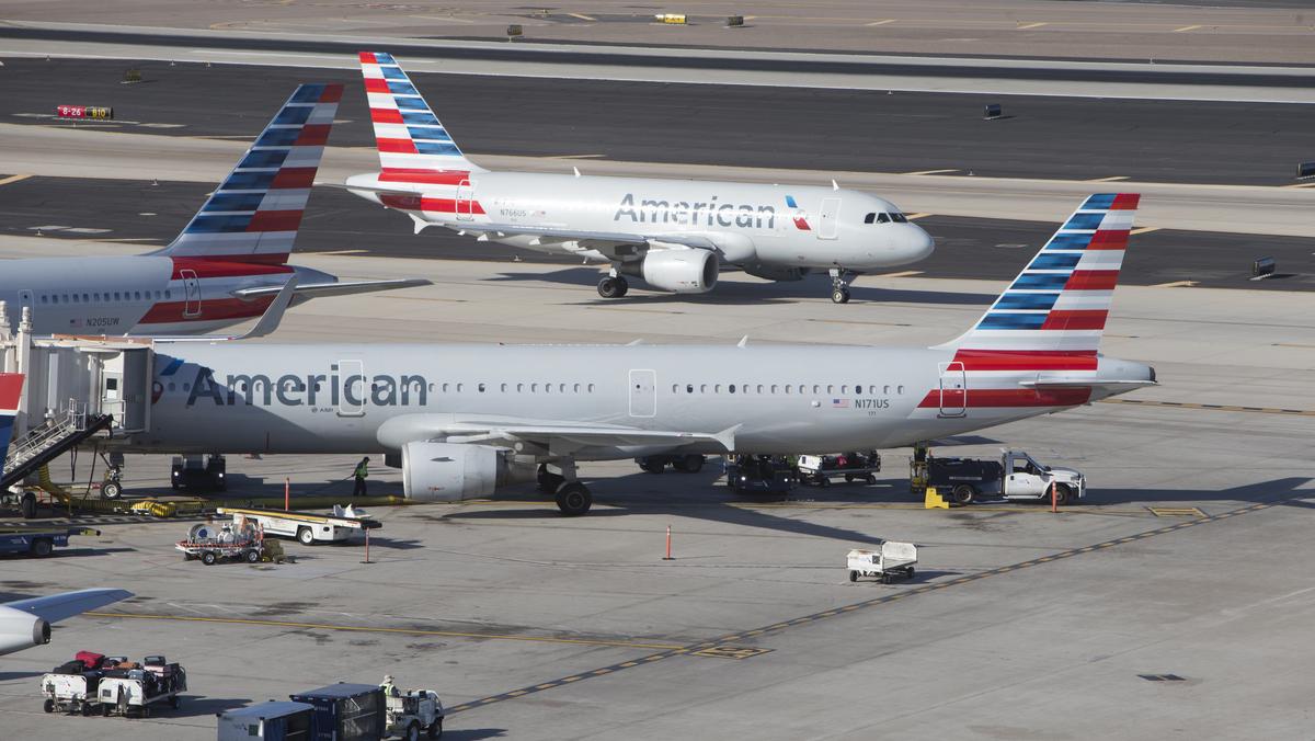 American Airlines, Southwest Airlines take different approaches to ...