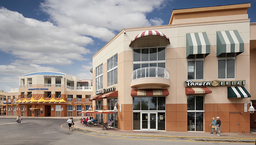 Carlyle Group, Group gets mortgage for Macy's Pompano Beach