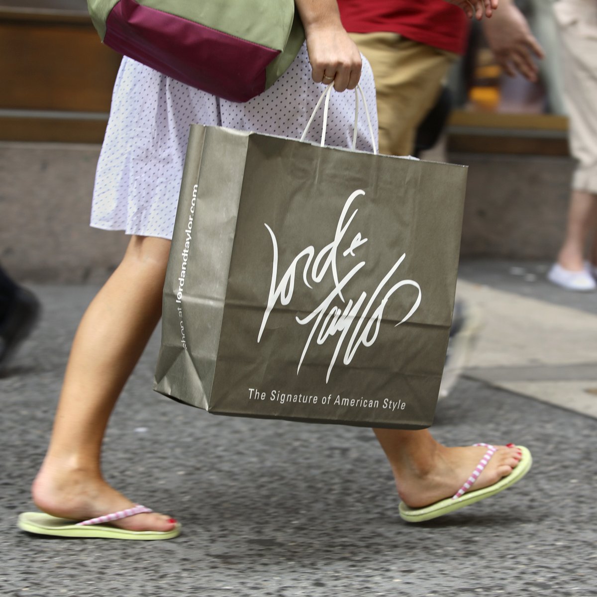 Lord & Taylor, under owner Le Tote, opens SoHo holiday pop-up shop