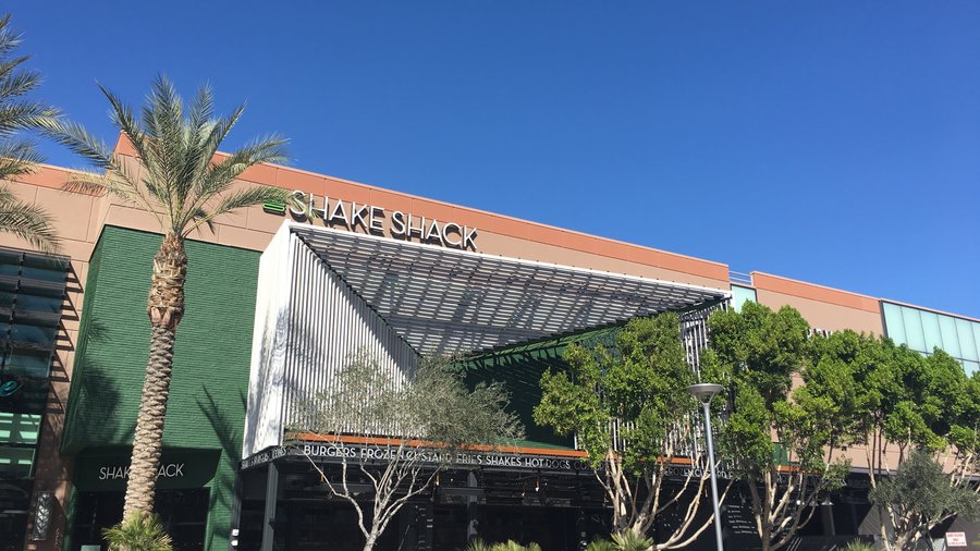 CEO Randy Garutti shows us the new Shake Shack in Scottsdale Phoenix