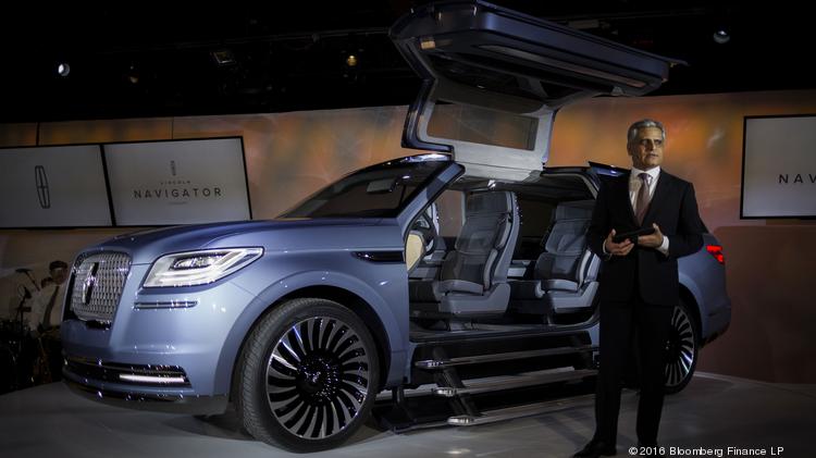 New York Auto Show Marks Debut Of Delorean Like Navigator Ar Galhotra President Of Lincoln And Vice At Ford Motor Co Unveils