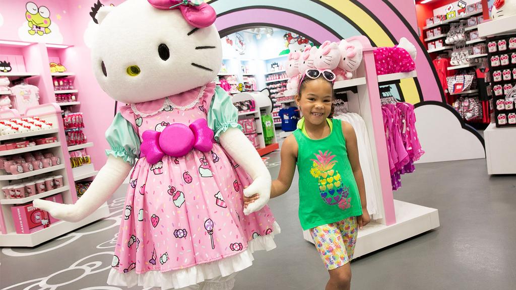 The Hello Kitty Store at Universal Orlando CityWalk – A Healthy Dose of  Adorable