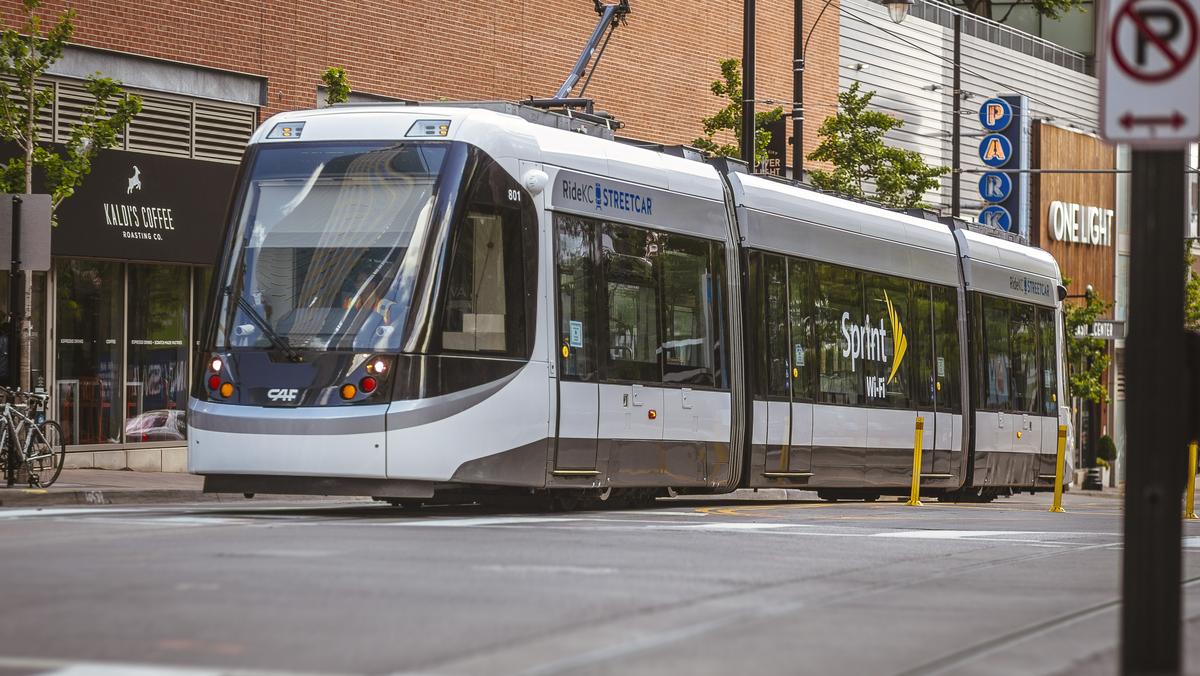 KC Streetcar moves to add vehicles, study riverfront extension - Kansas ...