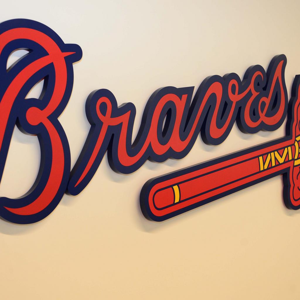 Braves reject 'screaming Indian' logo