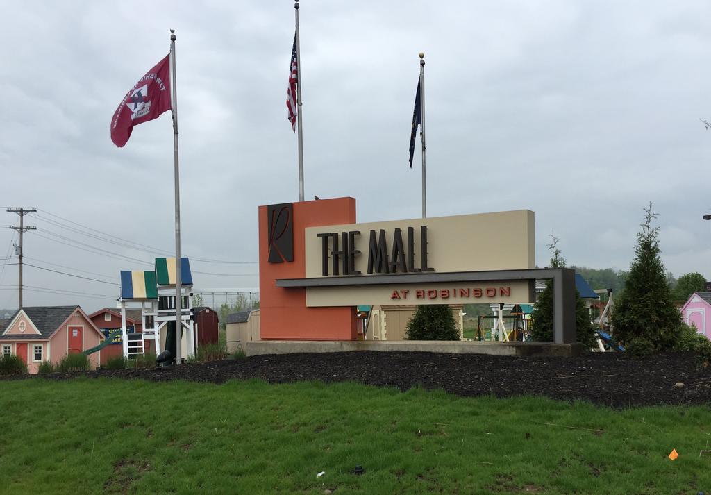 As challenges continue, Pittsburgh's remaining malls look to innovate -  Pittsburgh Business Times
