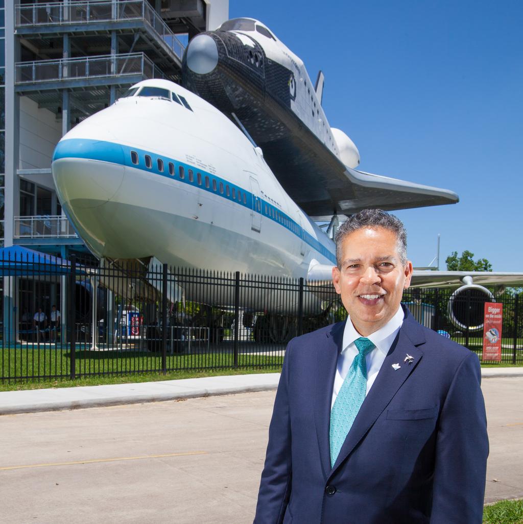 Johnson Space Center Director, Industry Leaders Highlight a New Era for Space  City