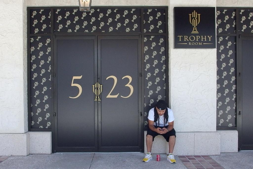 trophy room store disney springs