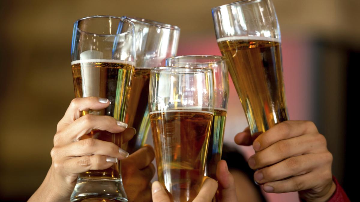 Florida suspends on-premise alcohol consumption at bars ...