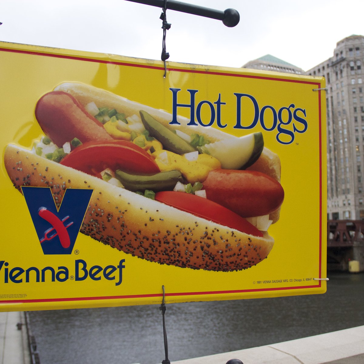 Vienna Beef becomes new official hot dog of Milwaukee Brewers - Milwaukee  Business Journal