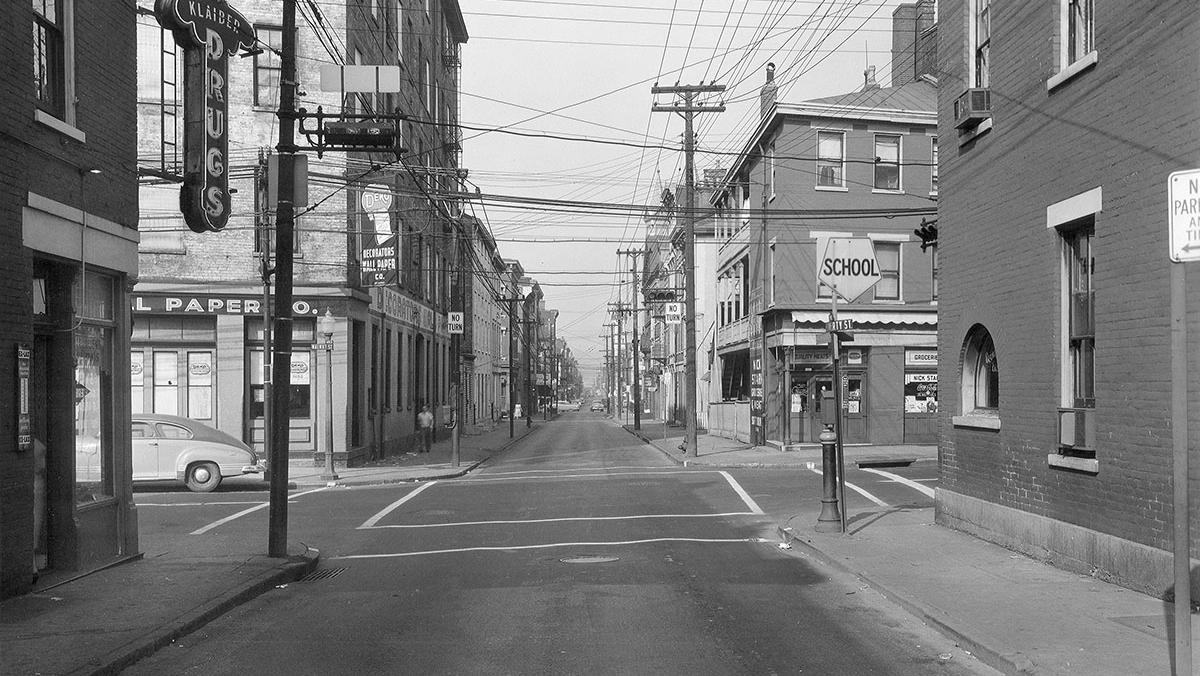 vintagelibertystreet*1200xx1200-676-0-123.jpg