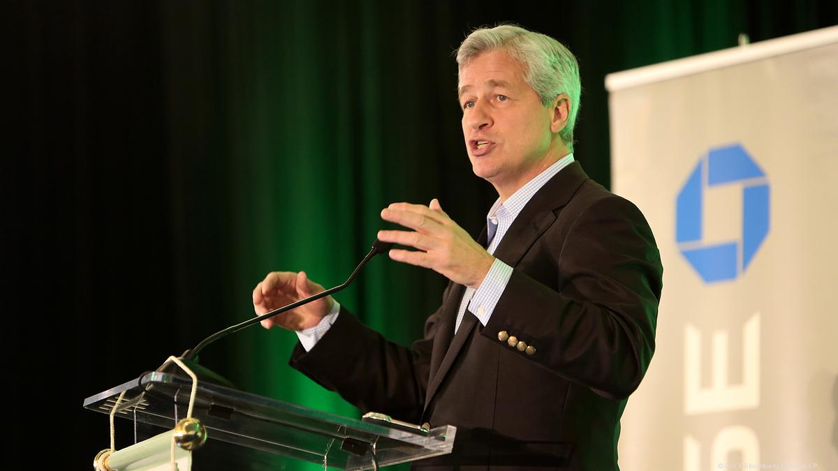 JP Morgan Chase CEO Jamie Dimon is handing out raises to 18,000 lower ...