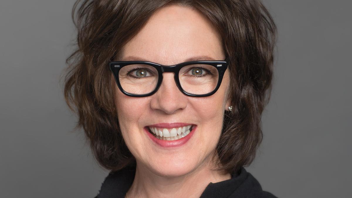 Select Comfort CEO Shelly Ibach's compensation up 9 percent