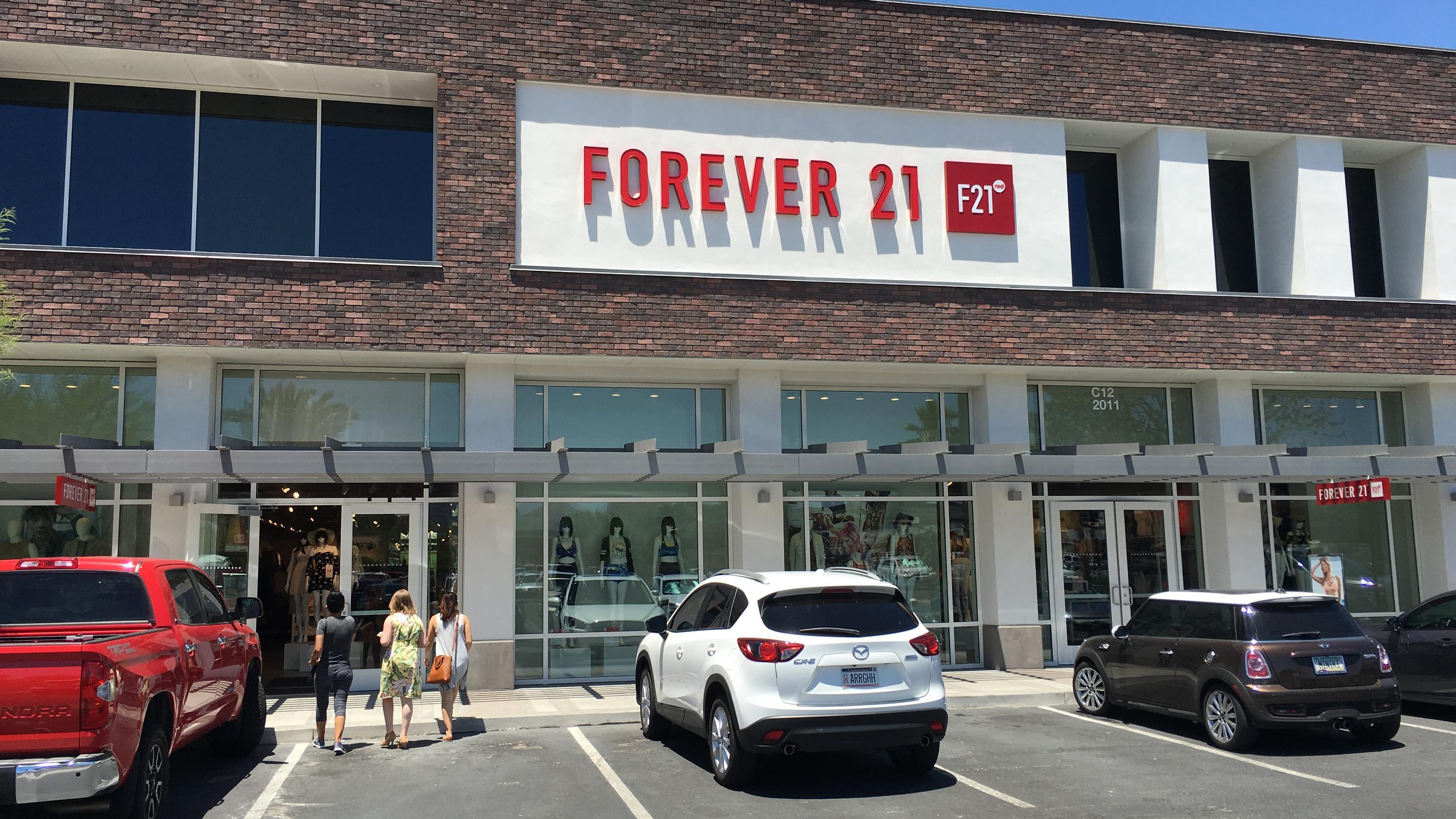 Forever 21 may leave holes in seven Valley malls - Phoenix Business Journal