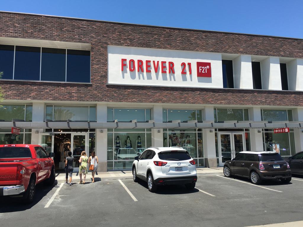 How is F21 Red different from Forever 21, and should I shop at the